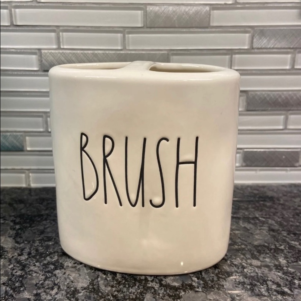 Rae Dunn tooth brush holder